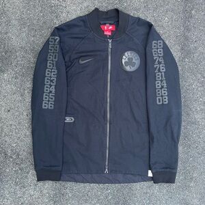 Mens (L) Boston Celtics Nike zip up jacket